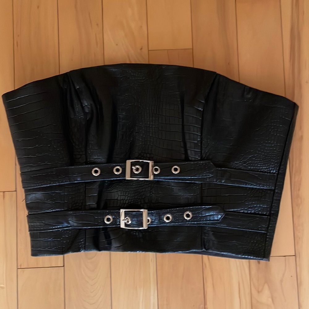 Superdown Faux Snakeskin Cropped Top w/Silver Buckles & Zipper SIZE XS NWT